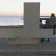 Gallipoli, panchine sembrano lapidi: le FOTO sui social 4