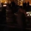 Roma, si tuffa nudo nella fontana di piazza Navona 3