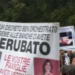 YOUTUBE Maria Elena Boschi, casa assediata per salva banche