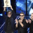 Sanremo, Lucio Dalla "canta" con gli Stadio14