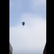 YOUTUBE Base jumper si getta dallo Shard di Londra FOTO 2