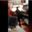 YOUTUBE Dipendente di McDonald's prende a pugni il capo 3