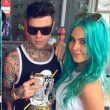 Fedez, nuovo flirt: lei è Tigerlily, dj dai capelli turchese 01