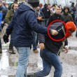 FOTO Migrante accoltellato da un altro migrante a Calais04