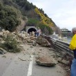Frana via Aurelia non è finita. Droni: "La collina si muove"04
