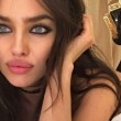 Irina Shayk nuda con solo gli stivali ai piedi FOTO