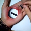YouTube Illusioni ottiche con semplici disegni: e la mano... 4