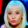 The Voice, Raffaella Carrà gaffe: saluta in arabo ma...VIDEO