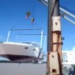 Yacht da un milione di dollari distrutto al varo...VIDEO
