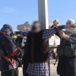 Isis crocifigge otto "infedeli" a Raqqa5