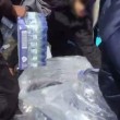 Pubblico ruba acqua minerale durante Maratona Londra7