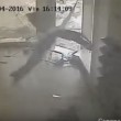 Uragano travolge negozio scarpe e distrugge tutto4