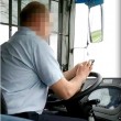 Voghera, manda sms e guida il bus con i gomiti VIDEO6