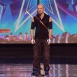 VIDEO YOUTUBE Britain's Got Talent: Alex Magala mangia spade 2