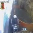 YOUTUBE Roma, scippatore Trastevere tradito da freni scooter3