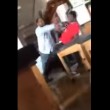 YOUTUBE Insegnante aggredisce e picchia uno studente 02