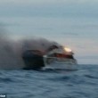 Australia, catamarano in fiamme a bordo 42 persone3