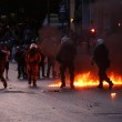 Grecia taglia pensioni, scontri FOTO austerity per aiuti 6