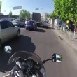 Kiev, lascia la moto e insegue ladro a piedi6