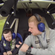 YOUTUBE In volo con Robbie, bimbo con sindrome di Williams 3