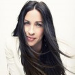 Alanis Morissette denuncia ex manager: "Rubò 5mln dollari"