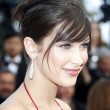 Bella Hadid strega Cannes: abito con spacco inguinale FOTO3