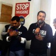 YOUTUBE Rossano, comizio Salvini: bloccato con martello e...2