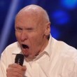 America's got talent, a 82 anni canta metal 6