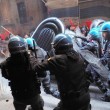 Salvini a Bologna, scontri centri sociali polizia 11