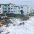 Tempesta colpisce Sydney: piscina crolla in mare 3