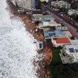 Tempesta colpisce Sydney: piscina crolla in mare 4