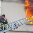 Incendio palazzo Parigi, 5 morti 11 feriti1