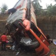 YOUTUBE India, autobus contro auto a Mumbai: 17 morti8