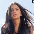 Emily Ratajkowski nuda su cavallo bianco: copertina Harper's Bazaar