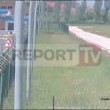 Albania, sulla pista dell'aeroporto con auto4