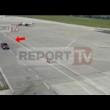 Albania, sulla pista dell'aeroporto con auto3
