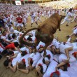 YOUTUBE Pamplona: prima corsa tori, 4 feriti 13