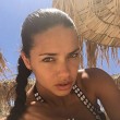 Sami Khedira e Adriana Lima insieme a Mykonos 6