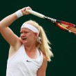Francisca Jones, tennista a Wimbledon con solo 4 dita FOTO