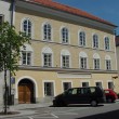 Hitler, Austria vuole demolire casa: pellegrinaggi neonazisti...