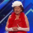 VIDEO YOUTUBE Nonna striptease: si spoglia a 90 per America's Got Talent