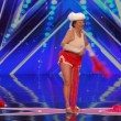 VIDEO YOUTUBE Nonna striptease: si spoglia a 90 per America's Got Talent 2