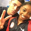 Rio 2016, Simone Biles bacia il suo idolo Zac Efron