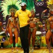 YOUTUBE Rio 2016: Usain Bolt, "trenino" con ballerine samba11