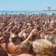 Salento, in mille cantano sulla spiaggia "Andiamo a comandare3