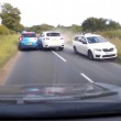Sorpasso folle: sfiora frontale e quasi schiaccia altra auto4