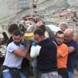 Terremoto Centro Italia: estratto vivo dalle macerie VIDEO