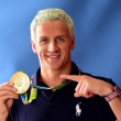 Rio 2016, polizia blocca in Brasile nuotatori Usa: hanno mentito sulla rapina?
