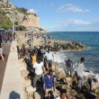 Ventimiglia, migranti sfondano confine: a nuoto fino in Francia, occupano scogliera05