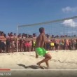 YOUTUBE Daniele Abbattista batte Bobo Vieri a footvolley. E lui...